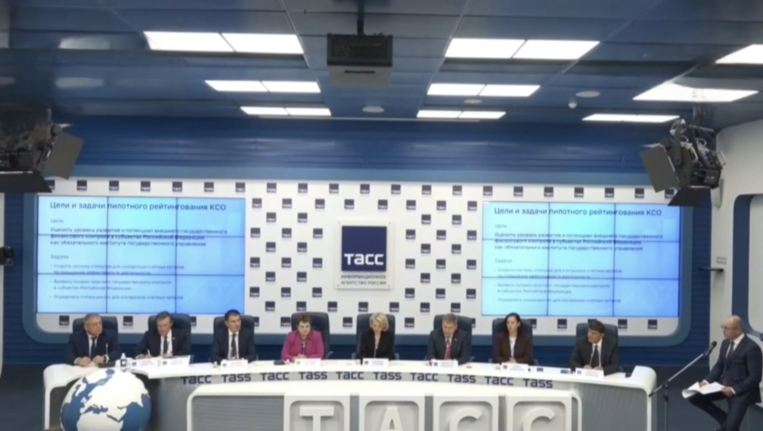 Воронежская область установила новый стандарт в сфере государственного финансового контроля, заняв первое место во всероссийском рейтинге региональных органов. Это знаковое событие, демонстрирующее высокую эффективность и профессионализм Контрольно-счетной палаты (КСП) региона. Победа в пилотной программе, организованной Счетной палатой России, является результатом кропотливой работы и внедрения инновационных подходов.
