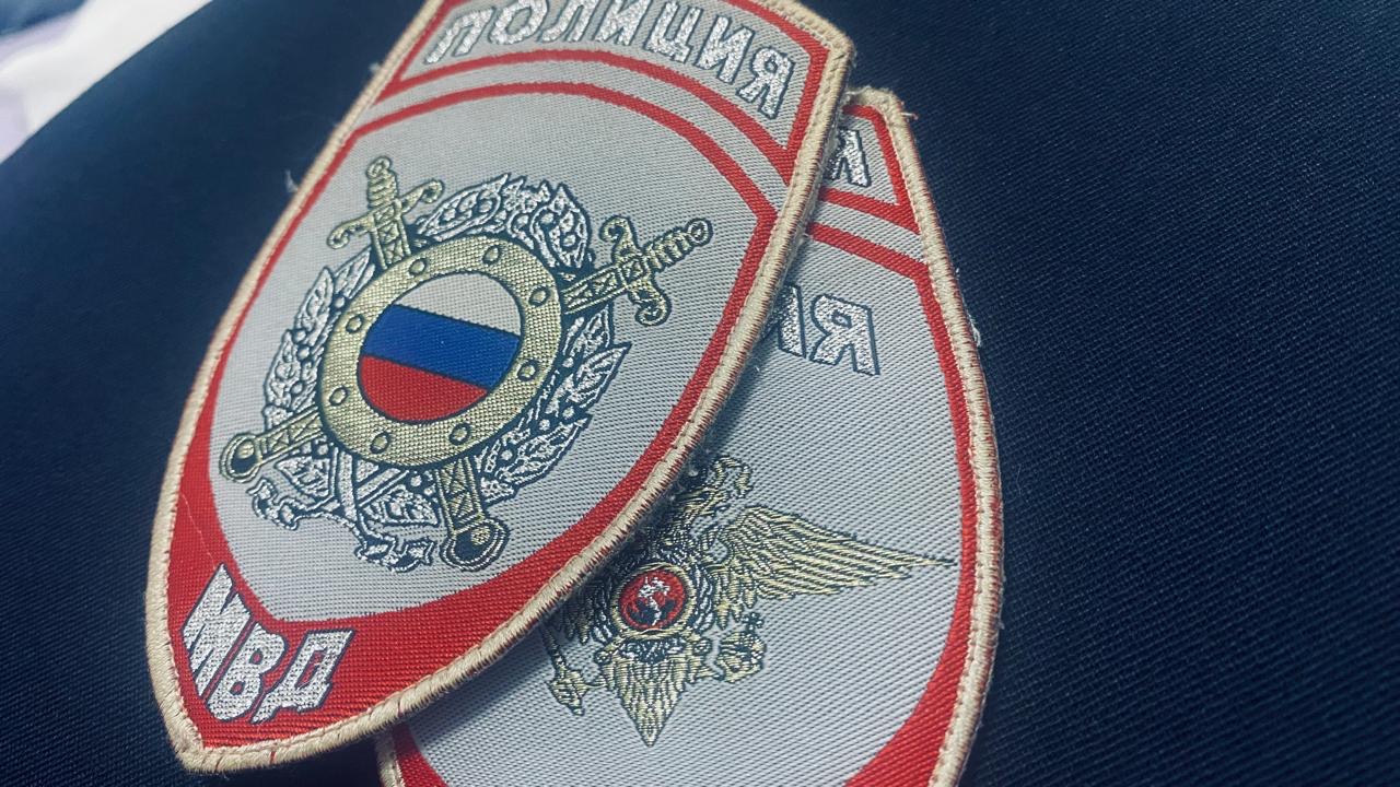 Коррупция в полиции и цена предательства в Воронеже. Бывший капитан полиции, чье имя – Завьялов – теперь навсегда связано с предательством долга и доверия, поплатился за продажу секретных данных из ведомственных баз МВД. Эта история – не просто локальный инцидент, а звонкий колокол, сигнализирующий о необходимости усиления контроля и повышения прозрачности в работе силовых структур.