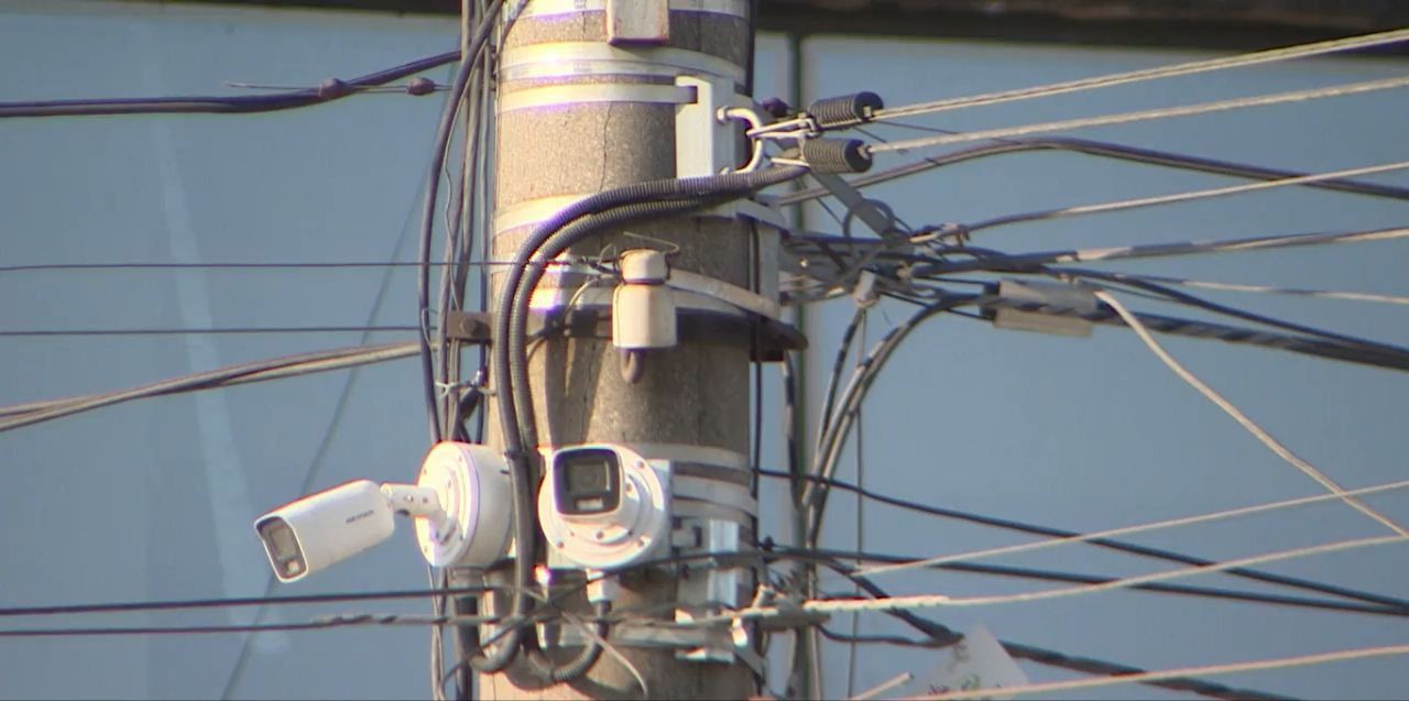 Московский проспект Воронежа оснастят новыми средствами контроля за дорожным движением. Как информирует региональное министерство дорожной деятельности, в ближайшее время здесь появятся два дополнительных комплекса фото- и видеофиксации нарушений.