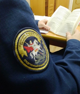 В Воронежской области завершено расследование трагического инцидента, произошедшего в Нововоронеже. 44-летняя местная жительница предстанет перед судом по обвинению в убийстве (ч. 1 ст. 105 УК РФ).